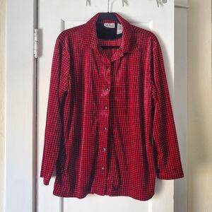 Russ By Liz Claiborne Red and Black Houndstooth Button Down Shirt